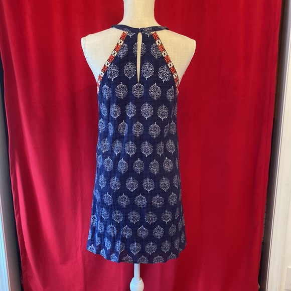 ❌SOLD❌ THML Embroidered dress small - Picture 6 of 6